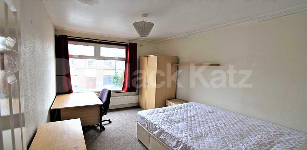 			NEW INSTRUCTION!, 6 Bedroom, 1 bath, 1 reception House			 Hermitage Road, FINSBURY PARK/ STROUD GREEN/ HARRINGAY